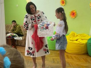 Діти на заході в бібліотеці