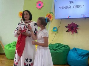 Діти на заході в бібліотеці